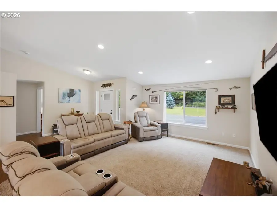 38712 River Dr, Lebanon, OR 97355 - #3