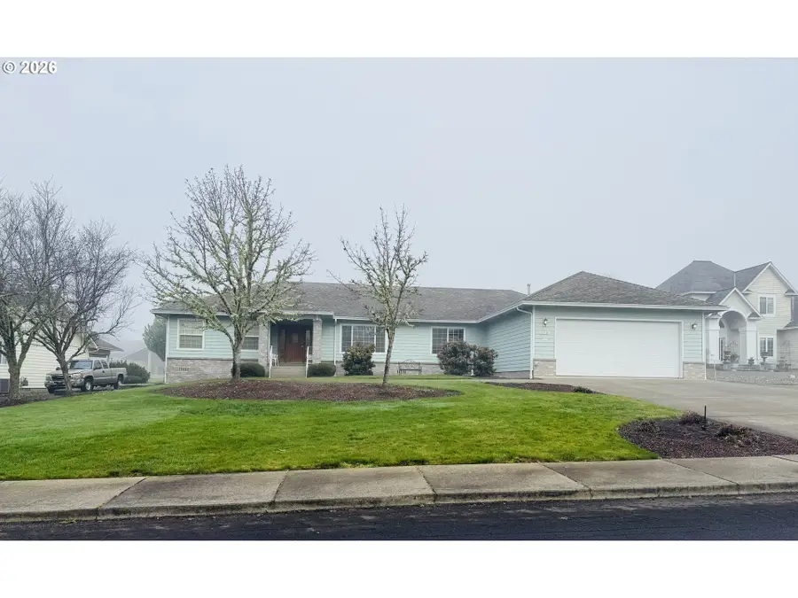 210 Palomino Ave, Roseburg, OR 97471 - Image #3