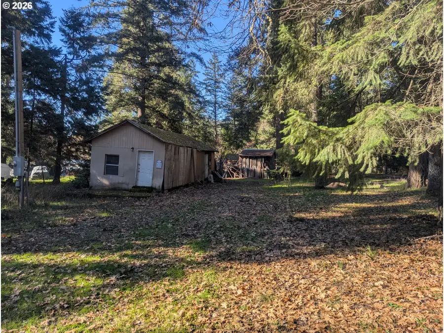 464 Lou Gray Dr, Myrtle Creek Riddle, OR 97457 - Image #2