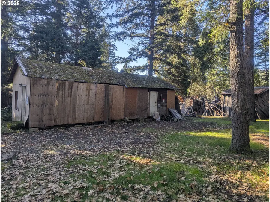 464 Lou Gray Dr, Myrtle Creek Riddle, OR 97457 - Image #3