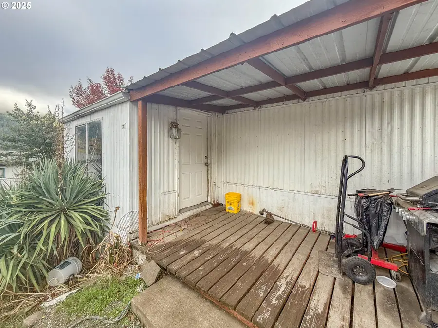 301 Conrad St, Tri City, OR 97457 - Image #2