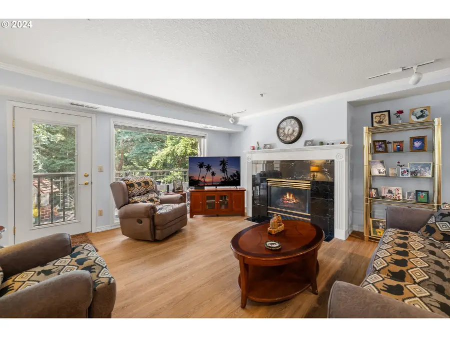 15420 NE Knott St #18, Portland, OR 97230 - #3