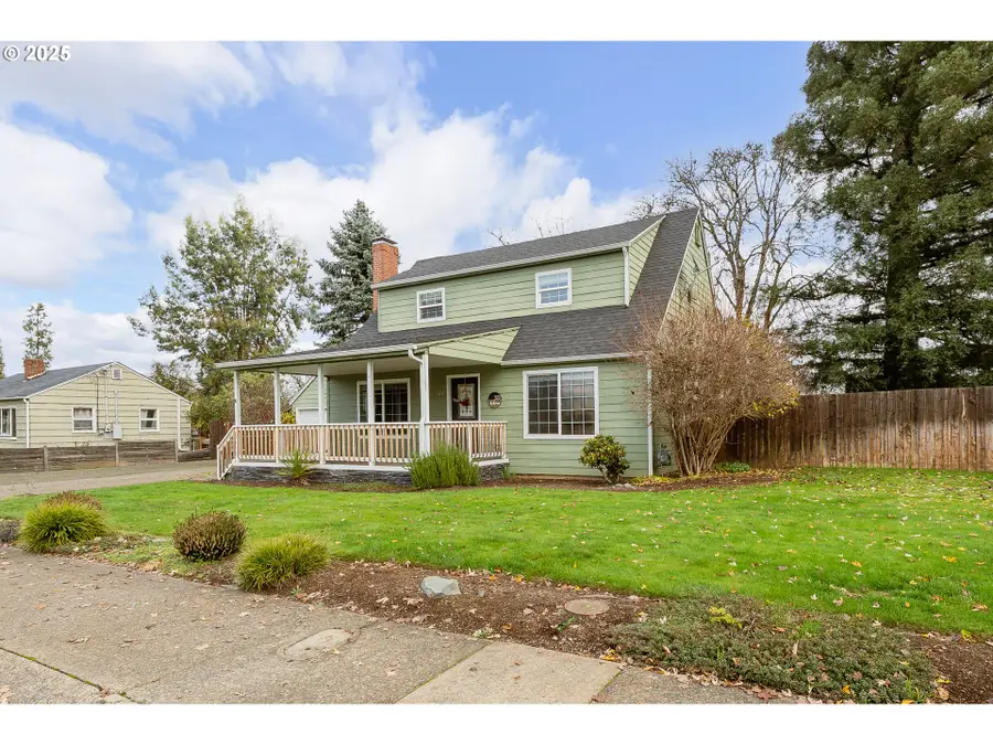 523 W Broccoli St, Roseburg, OR 97471 - Image #2