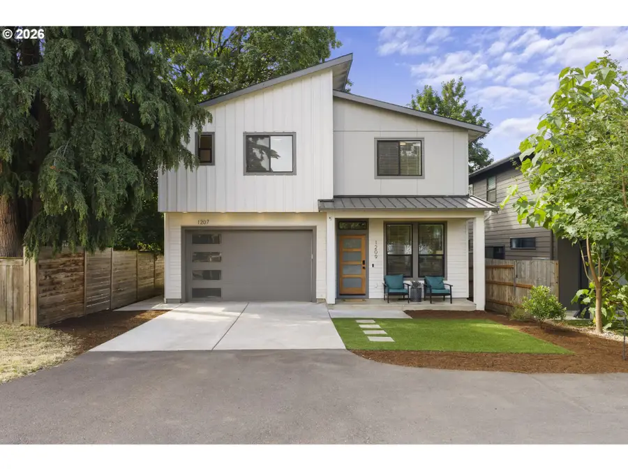 1207 W 20th St, Vancouver, WA 98660 - #2