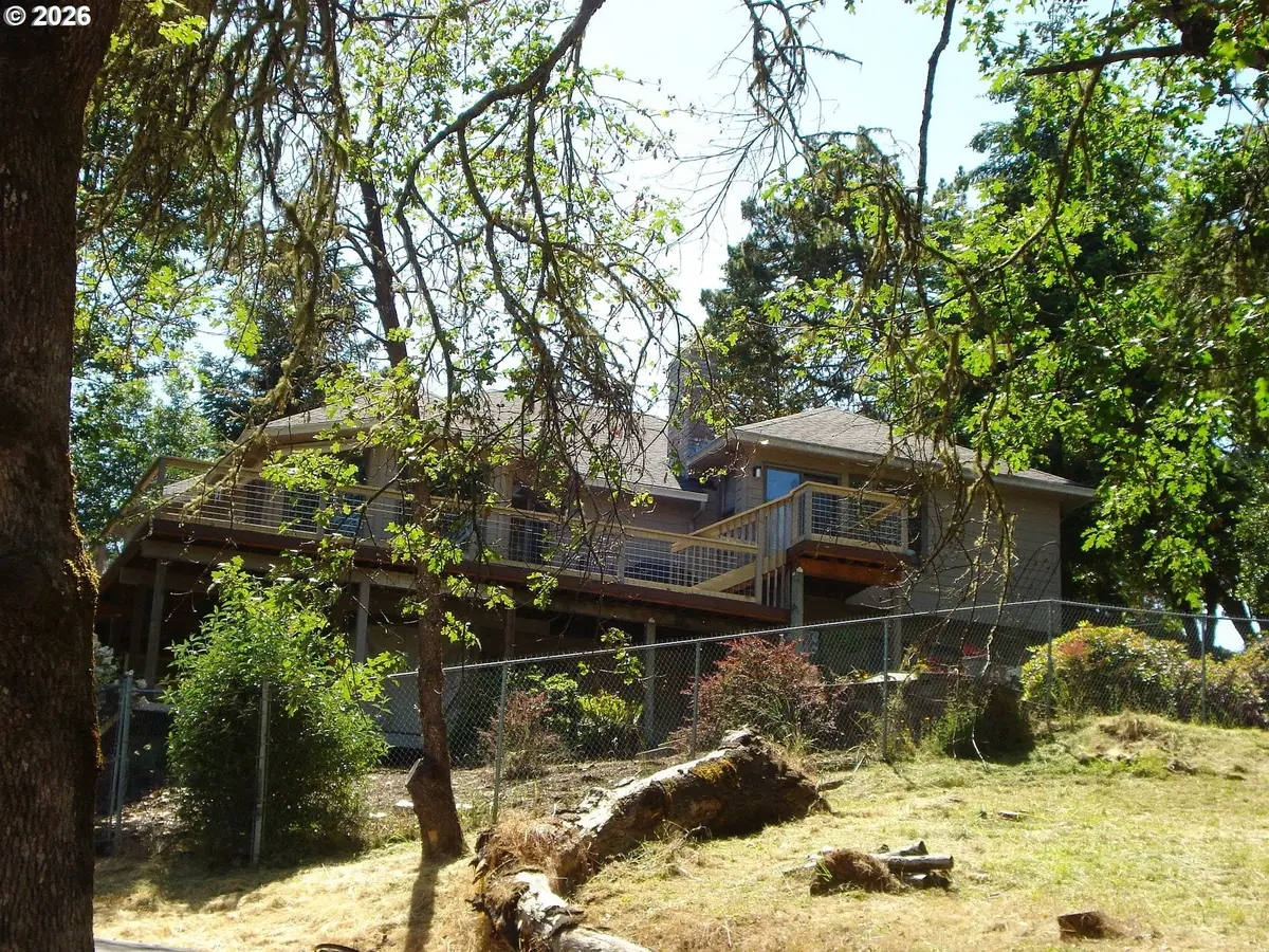 321 Arcadia Dr, Roseburg, OR 97471 - #1