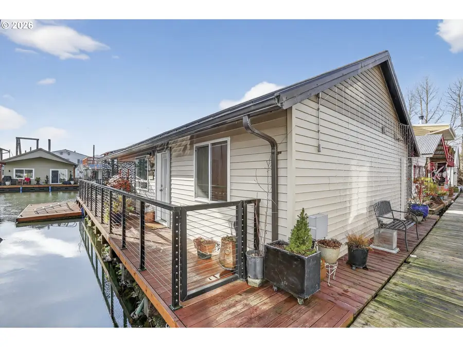 34326 Johnsons Landing Rd #B7, Scappoose, OR 97056 - #3