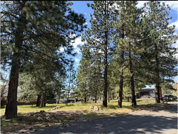 Glover St, Goldendale, WA 98620