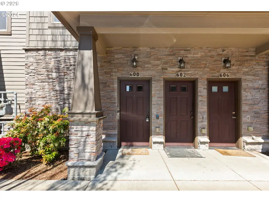 600 NE Newstead Ln, Hillsboro, OR 97006 - #3