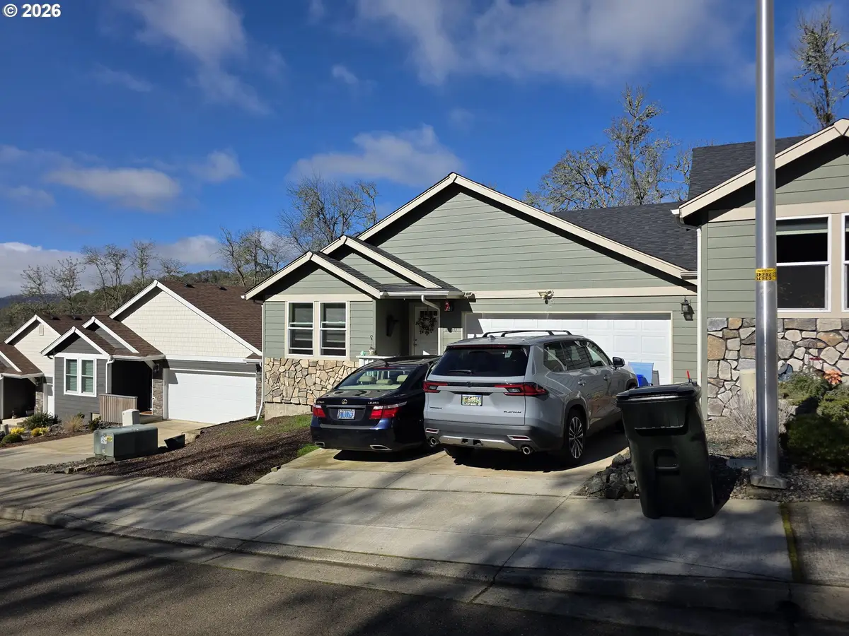 1660 NE Alameda Ave, Roseburg, OR 97470 - #1