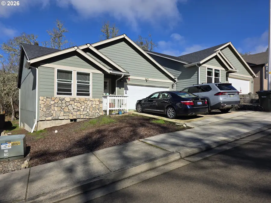 1660 NE Alameda Ave, Roseburg, OR 97470 - #3