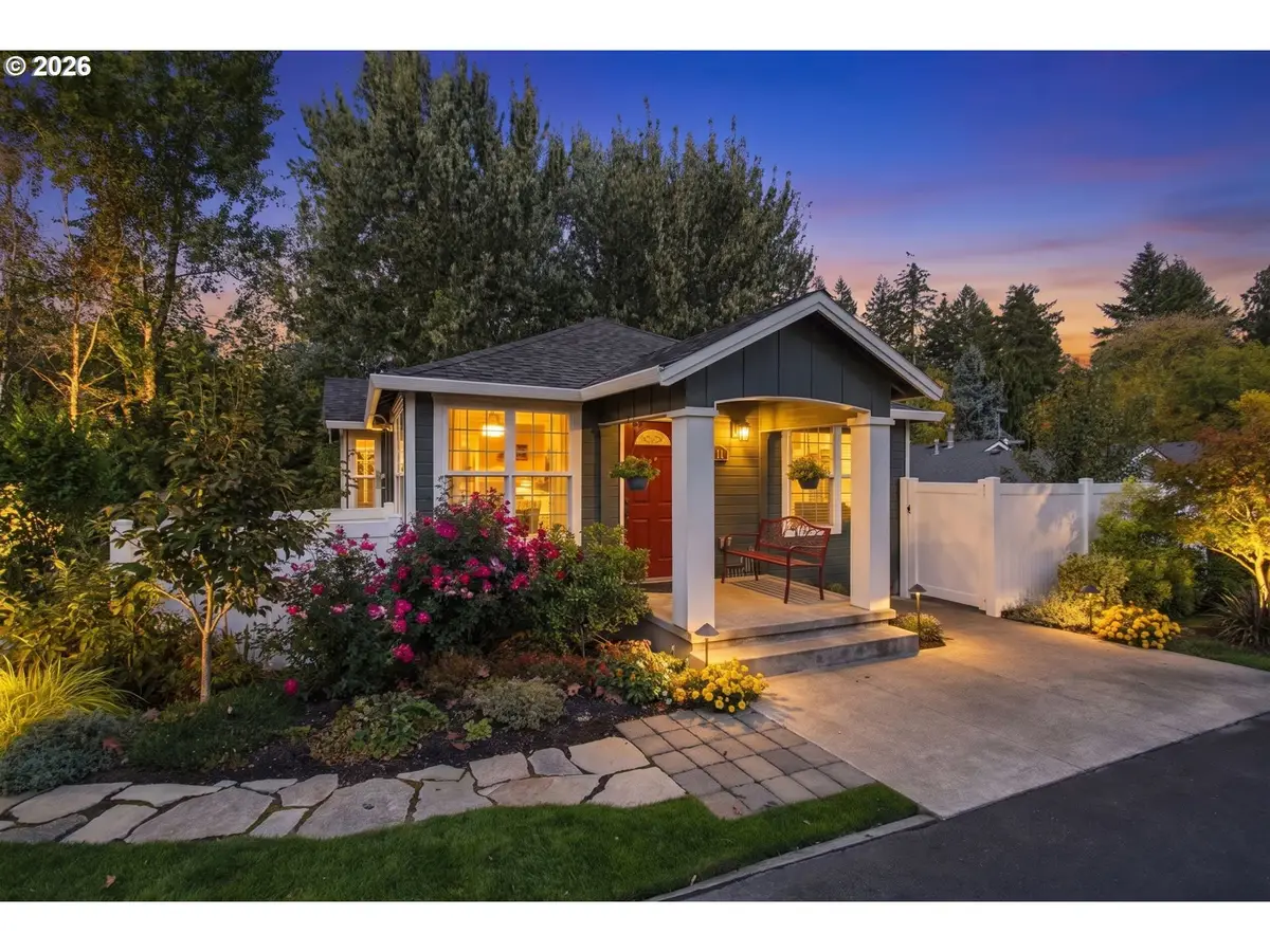 4716 SW Brugger St, Portland, OR 97219 - #1