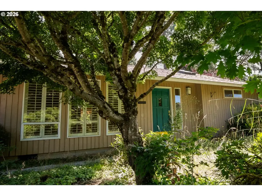 9894 SW Kimberly Dr, Tigard, OR 97224 - #2
