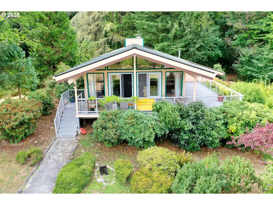 21400 NW Watson Rd, Scappoose, OR 97056 - Image #2