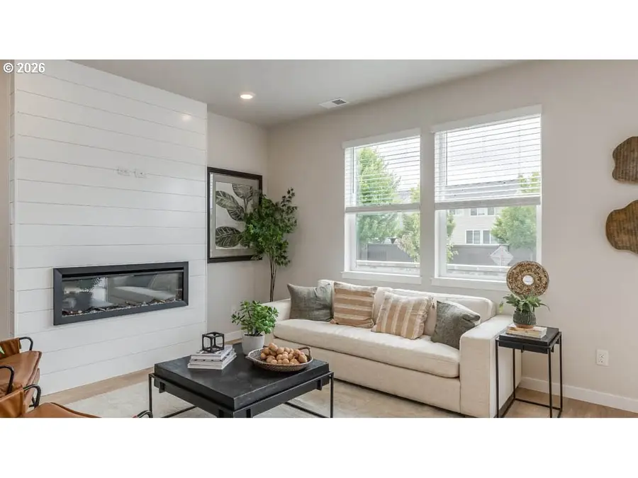 3619 SW Eleven Mile Ave, Gresham, OR 97080 - #2