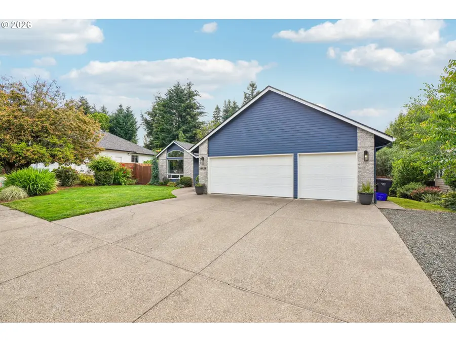 16456 Wayne Dr, Oregon City, OR 97045 - #2