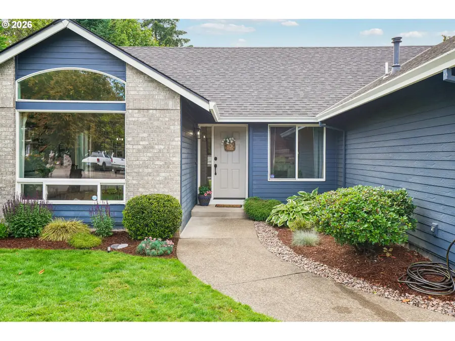 16456 Wayne Dr, Oregon City, OR 97045 - #3