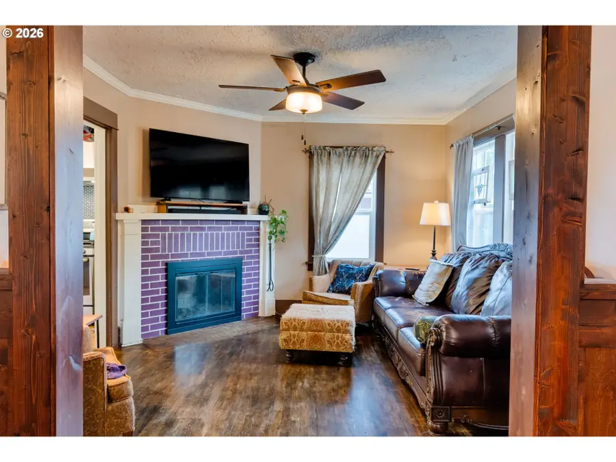 7217 N Polk Ave, Portland, OR 97203 - #2
