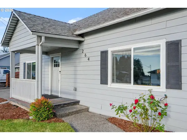 264 7th St, Lyons, OR 97358