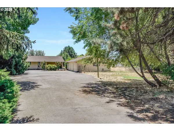 518 3rd Ave, Dallesport, WA 98617