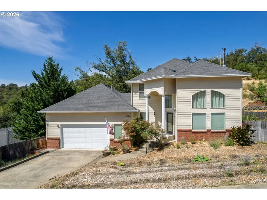 2984 NW Daysha Dr, Roseburg, OR 97471 - #2