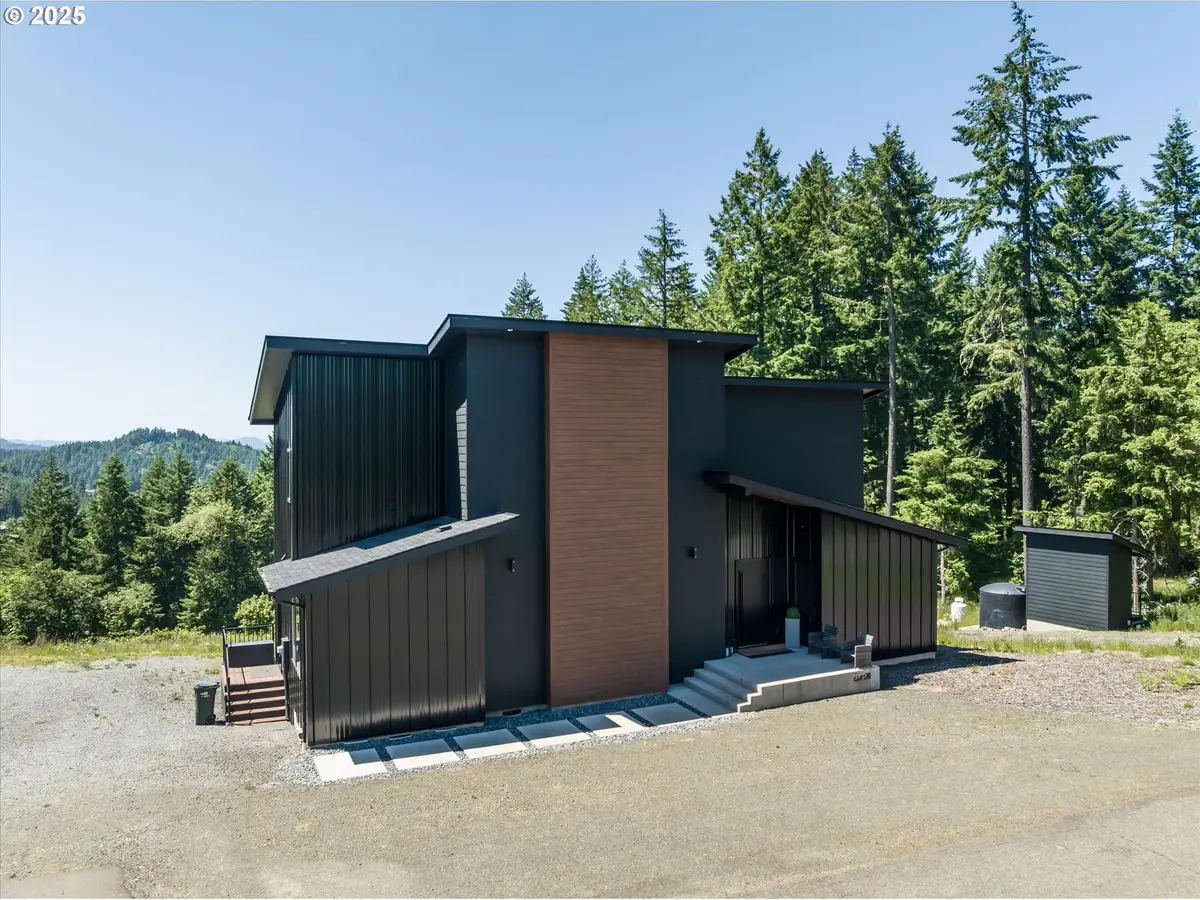 85168 Strayer Pl, Eugene, OR 97405 - Image #1