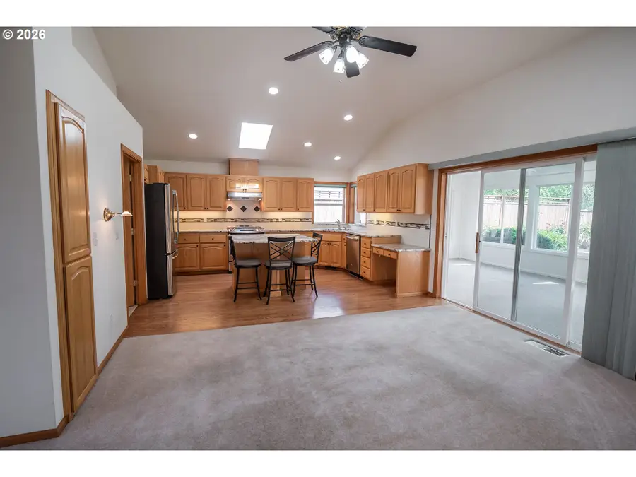 4347 Wendover St, Eugene, OR 97404 - #3