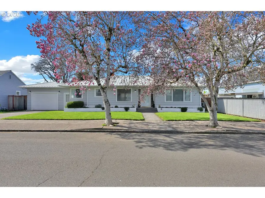 1355 Juniper St, Junction City, OR 97448 - #3