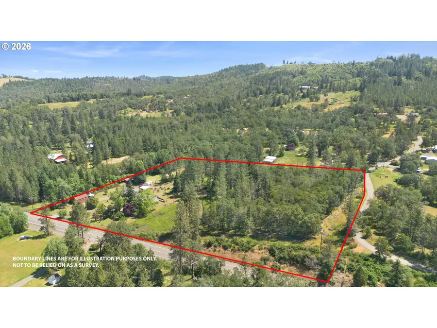 3301 Colonial Rd, Roseburg, OR 97471 - #3