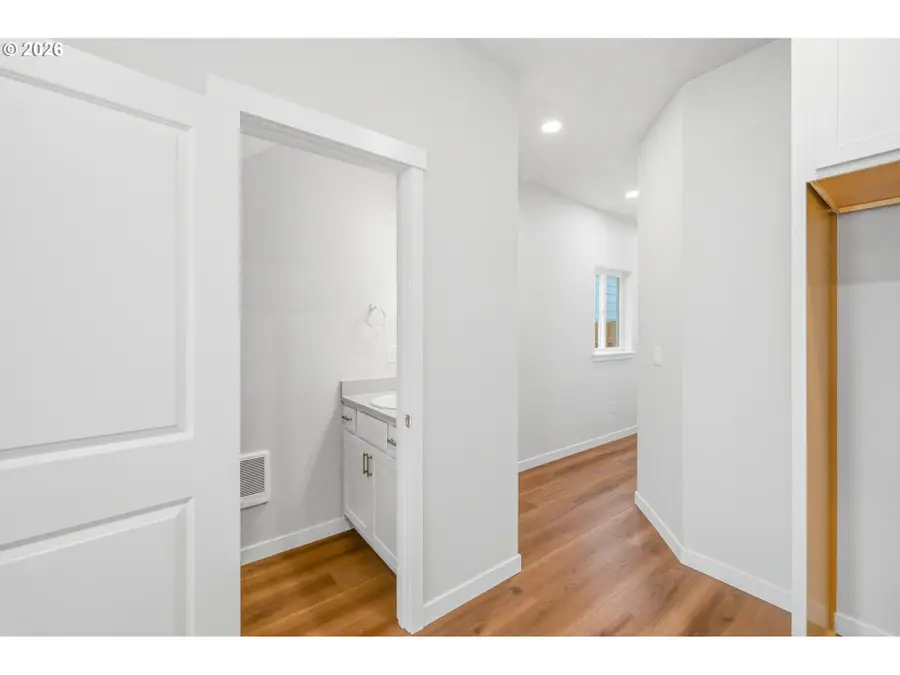 1224 SE 151 St Ave, Portland, OR 97233 - #2