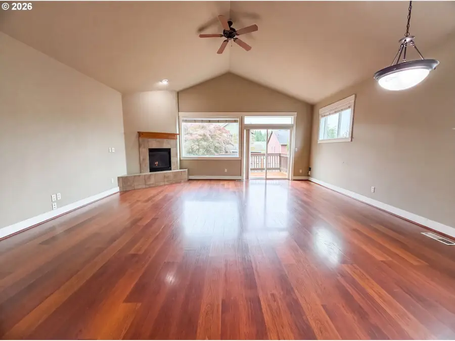 39570 Wall St, Sandy, OR 97055 - #3