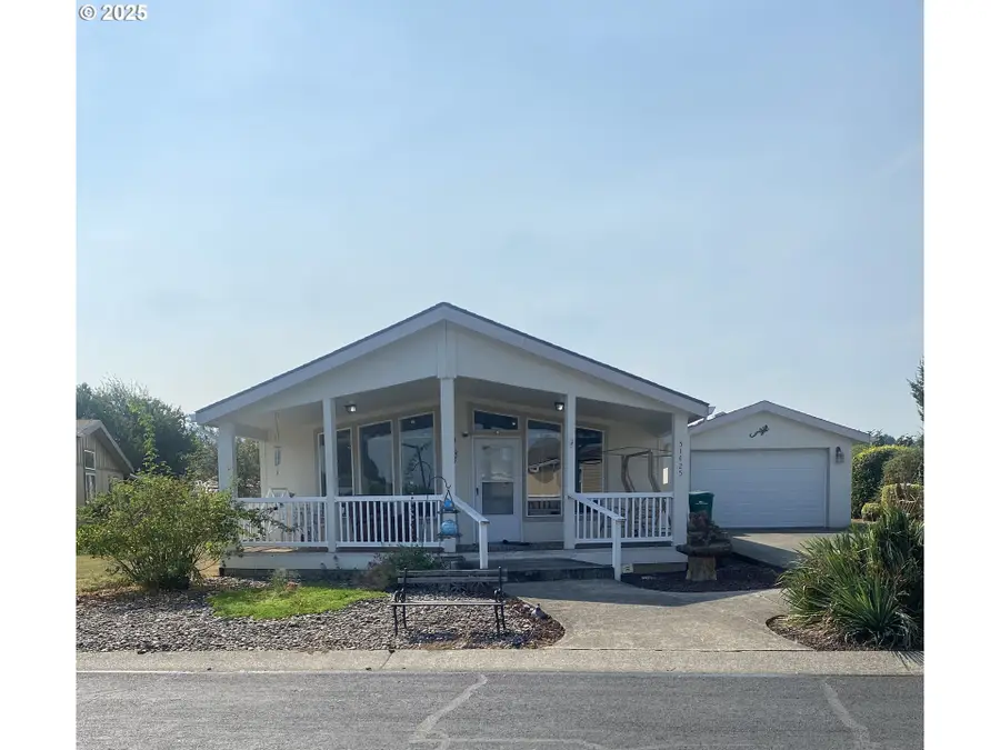 51425 SE Oak Grove Dr #65, Scappoose, OR 97056 - Image #2