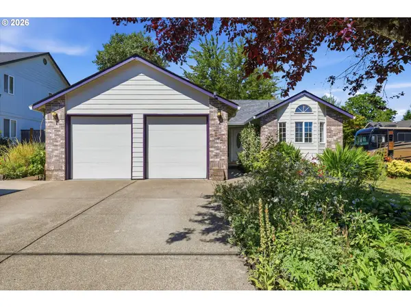 340 SW 7th St, Dundee, OR 97115