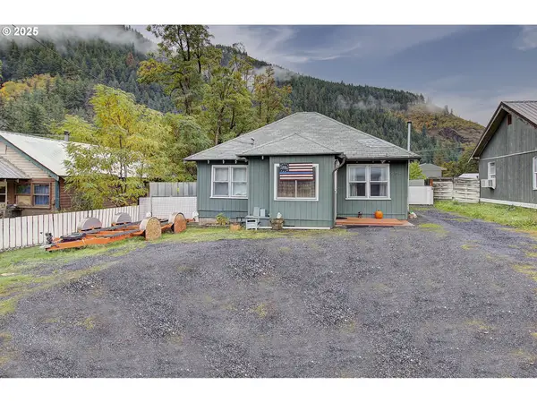 409 N Main St, Klickitat, WA 98628