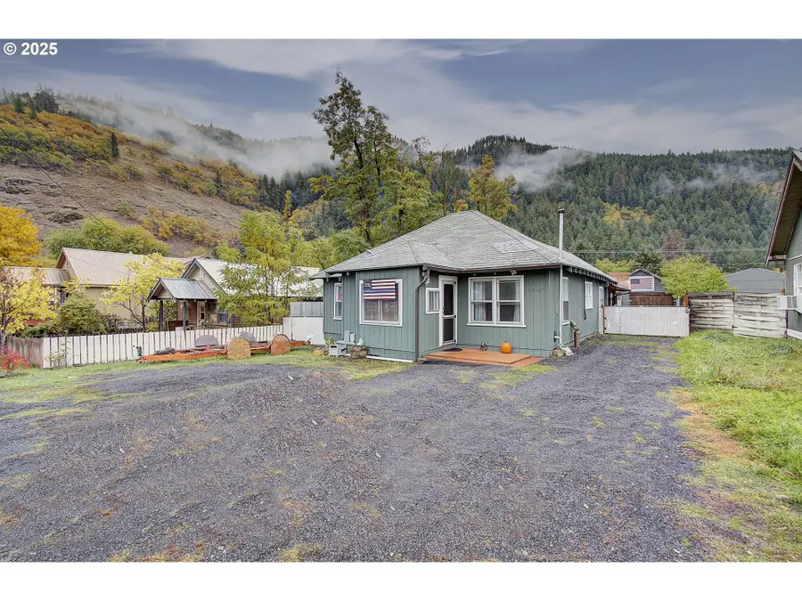 409 N Main St, Klickitat, WA 98628 - Image #2