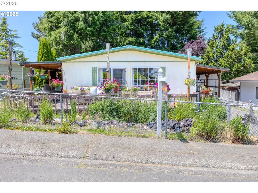 847 Vista Ct, Reedsport, OR 97467 - Image #2