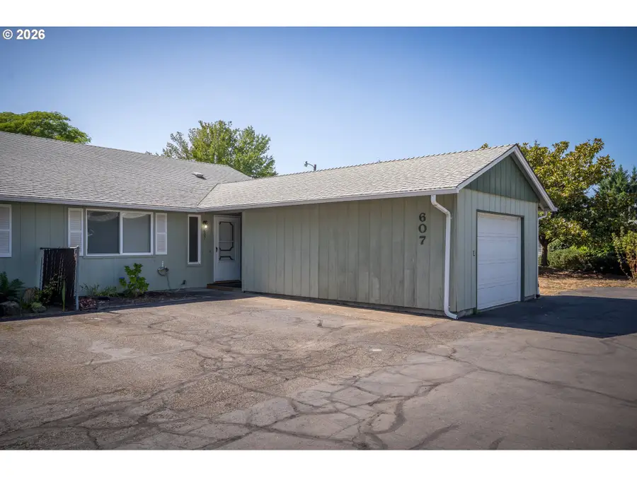 607 32nd Ave Se, Albany, OR 97322 - #3