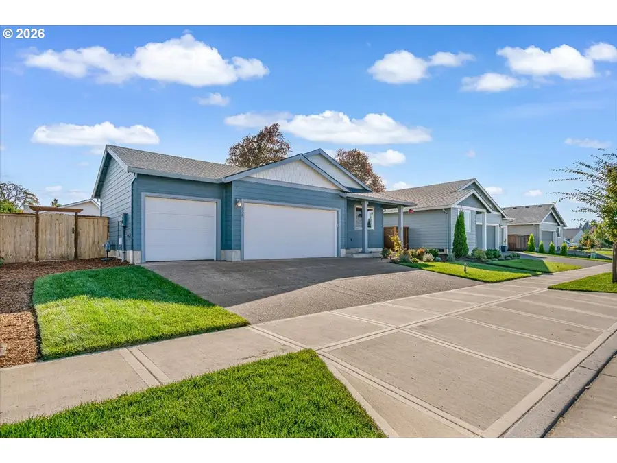 470 Cornwell St, Woodburn, OR 97071 - #2