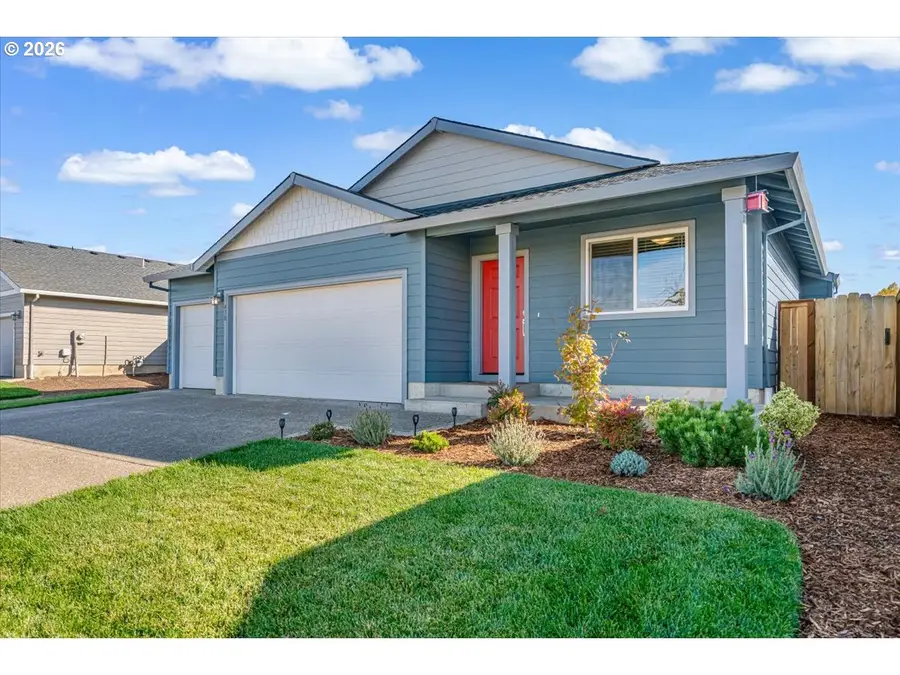 470 Cornwell St, Woodburn, OR 97071 - #3