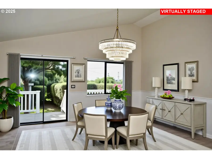 30436 Driftwood Dr, Wedderburn, OR 97444 - Image #2