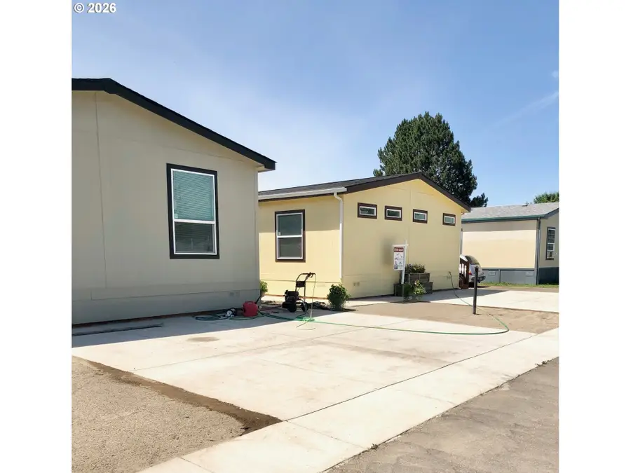 1025 S 6th #82, Harrisburg, OR 97446 - #3