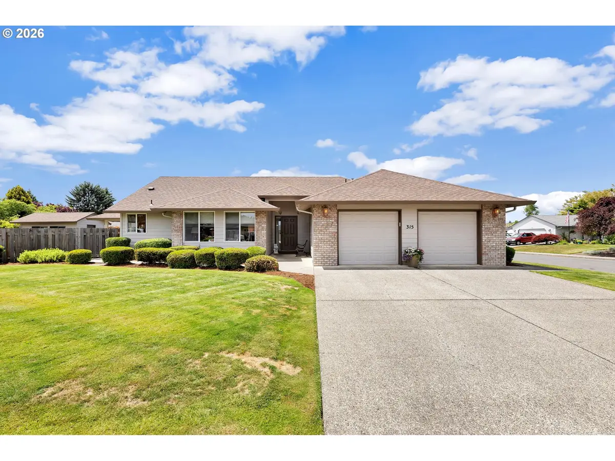 315 NW 10th St, Battle Ground, WA 98604 - #1