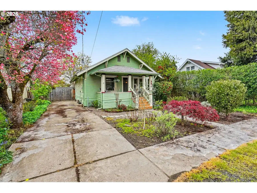 301 Orchard St, Silverton, OR 97381 - #3