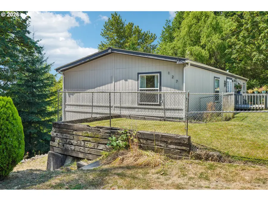 127 Pioneer Ave Ne, Castle Rock, WA 98611 - #2
