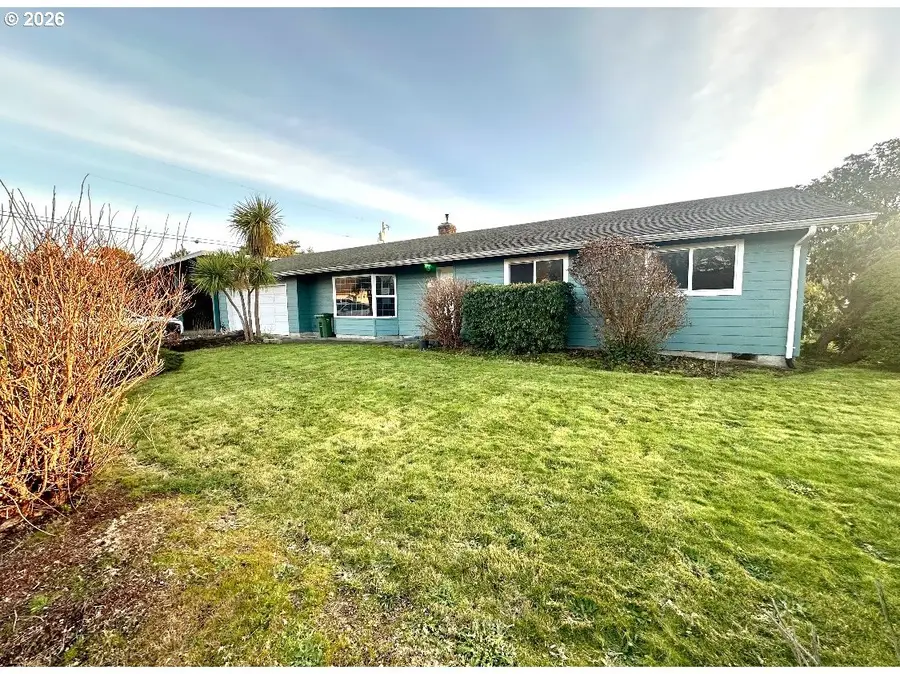 2691 14th St, North Bend, OR 97459 - #3