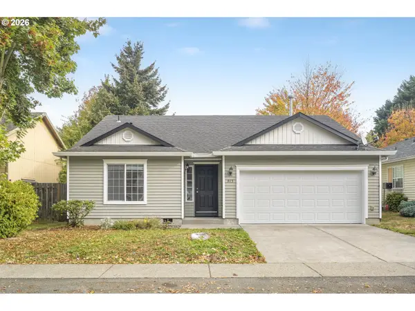 915 NE Mariners Loop, Portland, OR 97211