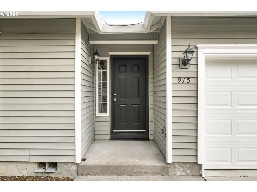 915 NE Mariners Loop, Portland, OR 97211 - #3