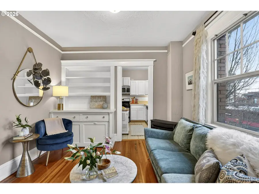 2109 NW Irving St #205, Portland, OR 97210 - Image #2