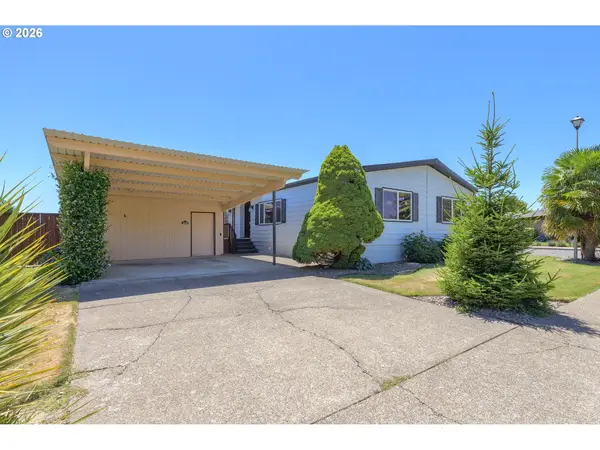 1444 NW 9th Ct, McMinnville, OR 97128