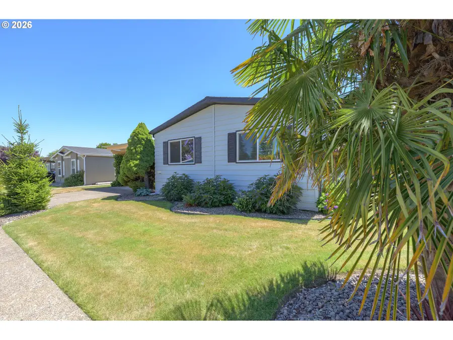 1444 NW 9th Ct, McMinnville, OR 97128 - #2