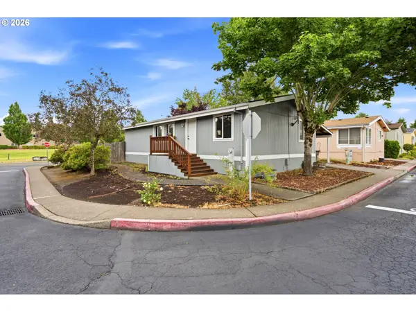 1949 SE Palmquist Rd #1, Gresham, OR 97080